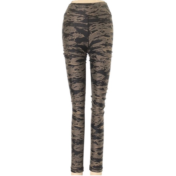 The Upside Camo Leggings, Size US 6 Carbon38 - Picture 3 of 8